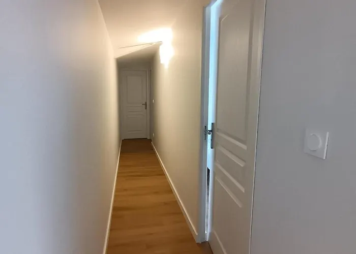 La Falaise - Quiet T3 With Private Parking